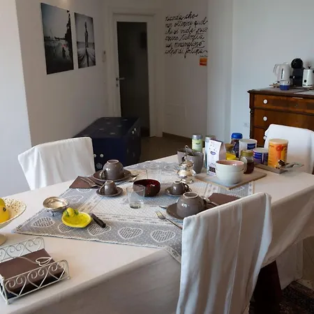 Alojamento de Acomodação e Pequeno-almoço Bnb Trento 4*