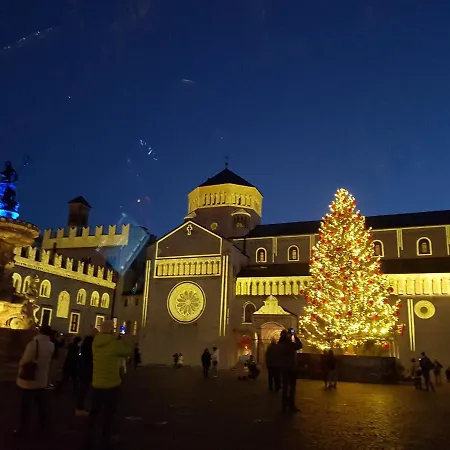 Bnb Trento Alojamento de Acomodação e Pequeno-almoço 4*